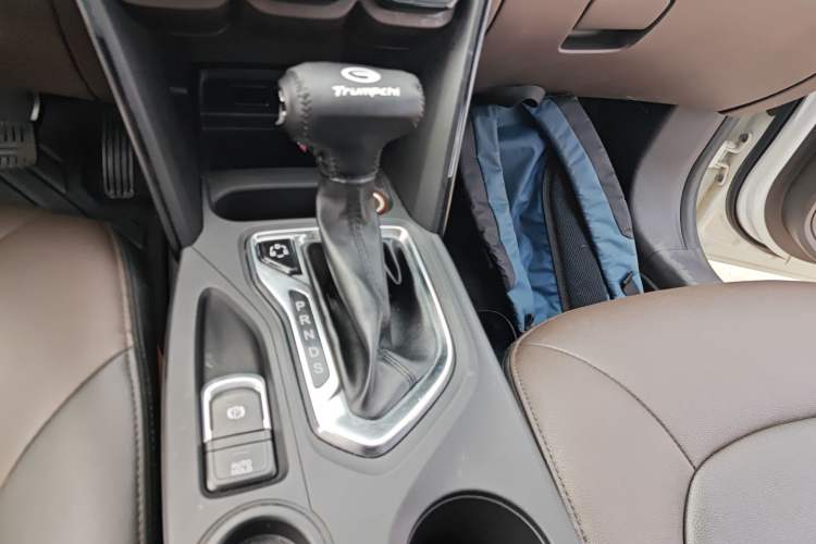 Used GAC Trumpchi GS4 2017 235T Automatic Two-Wheel Drive Elite Edition Gear Lever