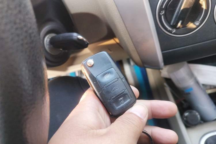 Used Venucia R50 2013 1.6L Manual Fashion Edition