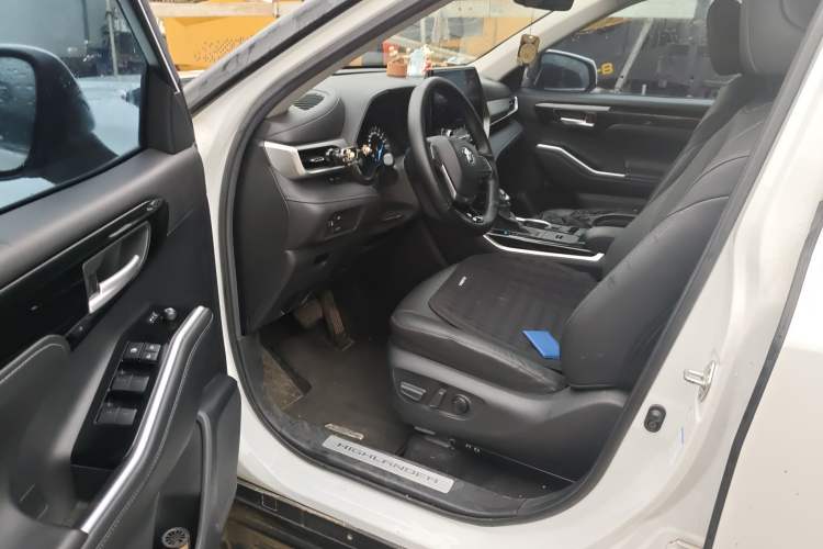 Used Toyota Highlander 2022 Dual-Engine 2.5L Four-Wheel Drive Prestige Version 7 Seats