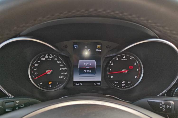 Used Mercedes-Benz GLC 2017 GLC 260 4MATIC Luxury Model
