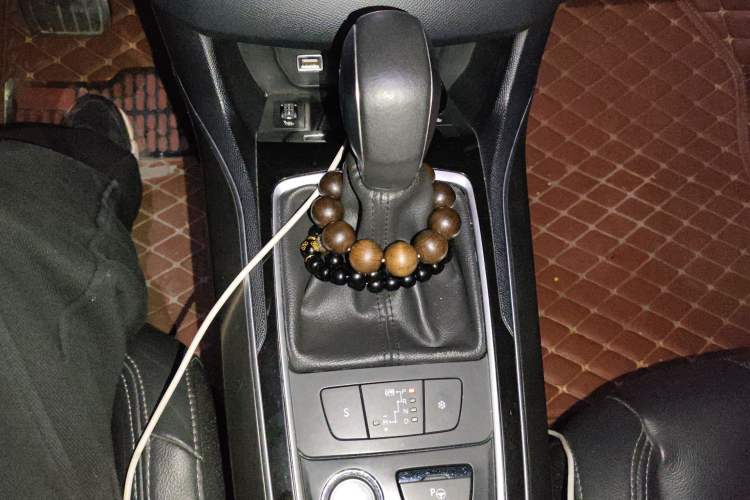 Used Peugeot 408 2014 1.6T Automatic Supreme Edition Gear Lever