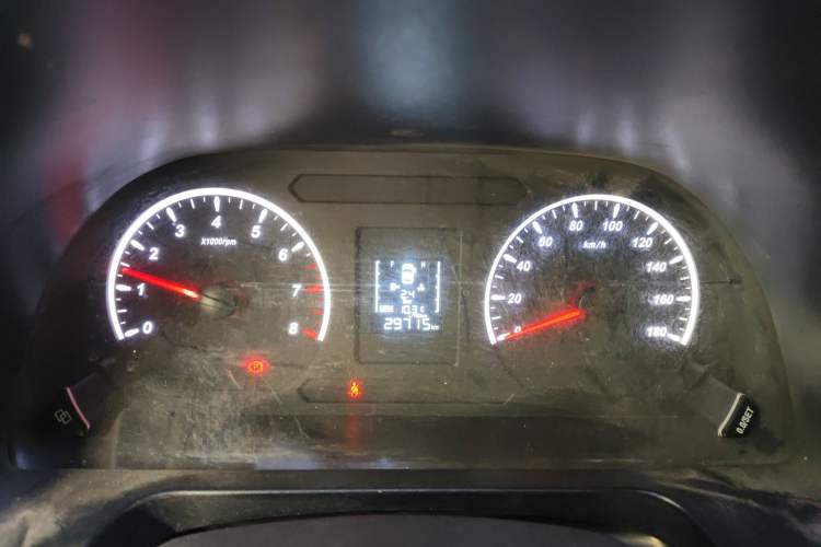 Used FORTHING Lingzhi 2022 M5L 2.0L Utility Model 7 Seats Instrument Cluster