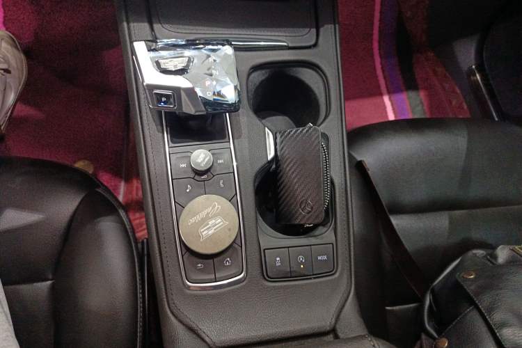 Used Cadillac XT4 2021 28T Two-Wheel Drive Leading Version
