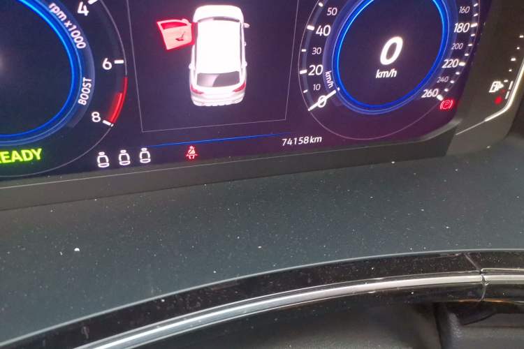 Used Volkswagen Tayron GTE Plug-in Hybrid 2020 1.4T Luxury Model Odometer Close Up