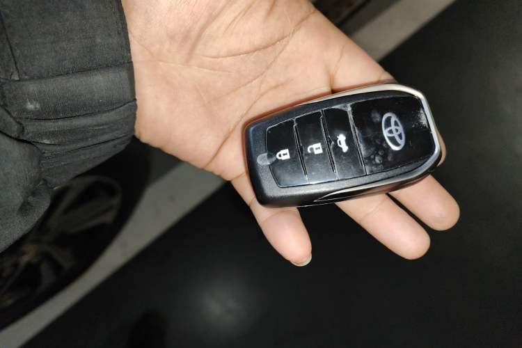 Used Toyota RAV4 2015 2.0L CVT Two-Wheel Drive Fashion Edition