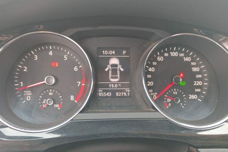 Used Volkswagen Sagitar 2018 280TSI DSG Comfort Model Instrument Cluster