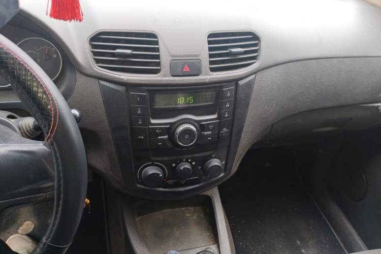 Used Wuling Hongguang 2016 1.5L S Comfort Version Audio And AC Panel