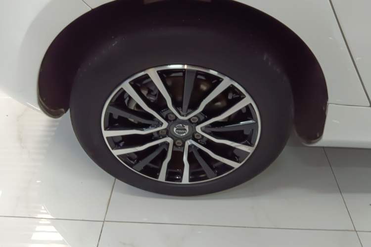 Used Volvo V40 2017 T3 Zhiyi Edition