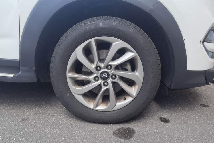 Used Hyundai Tucson 2015 1.6T Dual-Clutch Two-Wheel-Drive Comfort Model