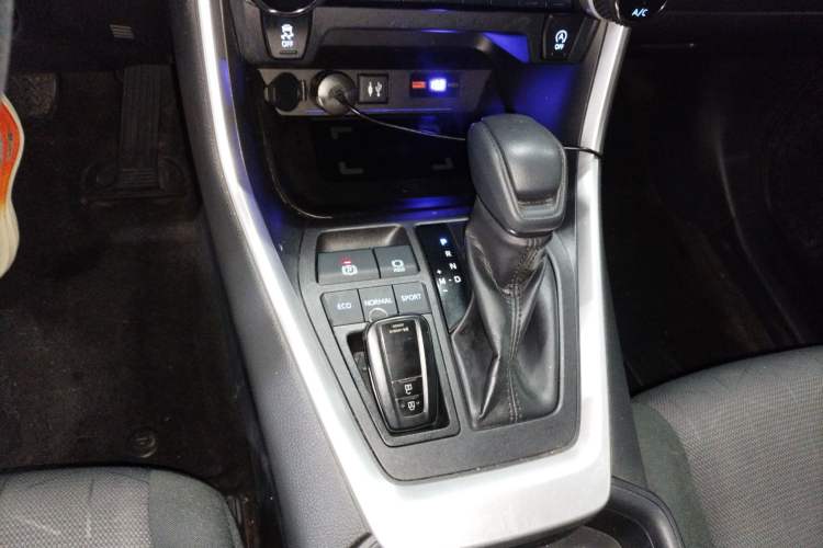 Used Toyota RAV4 2020 2.0L CVT Two-Wheel Drive Fashion Edition
