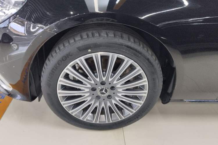 Used Mercedes-Benz E-Class 2023 Updated E 300 L Luxury Edition Left Front Wheel Hub