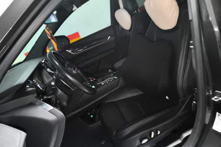 Used Cadillac XT6 2020 28T Six-Seater Luxury Sporty Enjoy-the-Comfort Safety Edition
