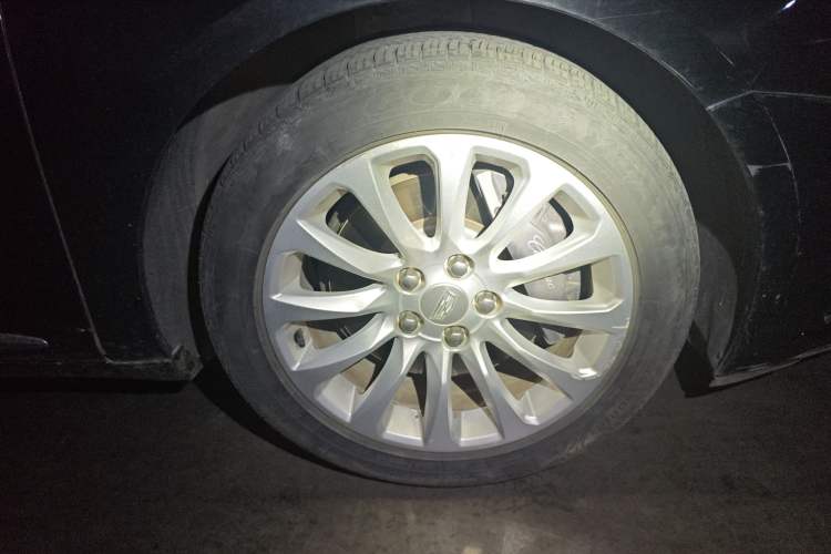 Used Cadillac XTS 2018 28T Tech Edition Right Front Wheel Hub