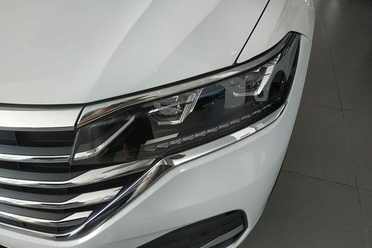 Used Volkswagen Viloran 2024 330TSI Luxury Edition
