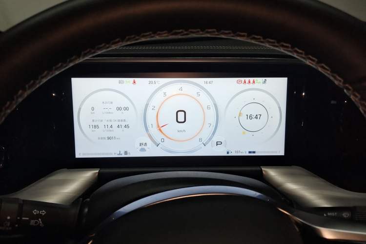 Used GAC Trumpchi GS8 2025 Linghang Series 2.0 TGDI Two-Wheel-Drive Luxury Edition 5 Seats Instrument Cluster