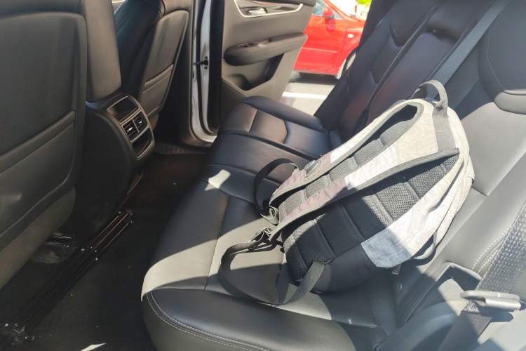 Used Cadillac XT5 2023 2.0T Two-Wheel-Drive Fashion Edition Left Rear Seat