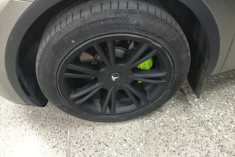 Used Tesla Model Y 2023 Long-Range All-Wheel-Drive Version Exterior 4