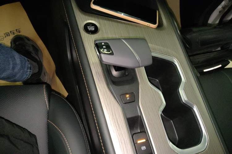 Used Changan X7 PLUS 2024 1.5T Automatic Luxury 7-Seater
