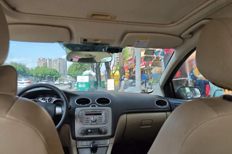 Used Ford Focus 2013 Sedan Classic 1.8L Manual Fashion Edition