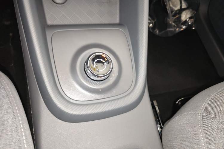 Used Wuling Hongguang New Energy 2024 All-Electric Model 300KM Practical Version