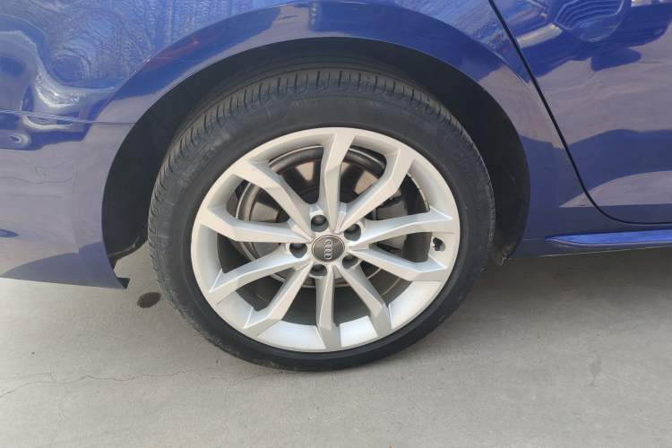 Used Audi A4L 2019 40 TFSI Fashion Version China V