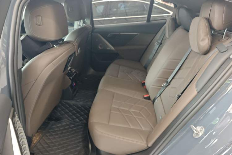 Used BMW 5 Series 2024 530Li Leading Model M Sport Package