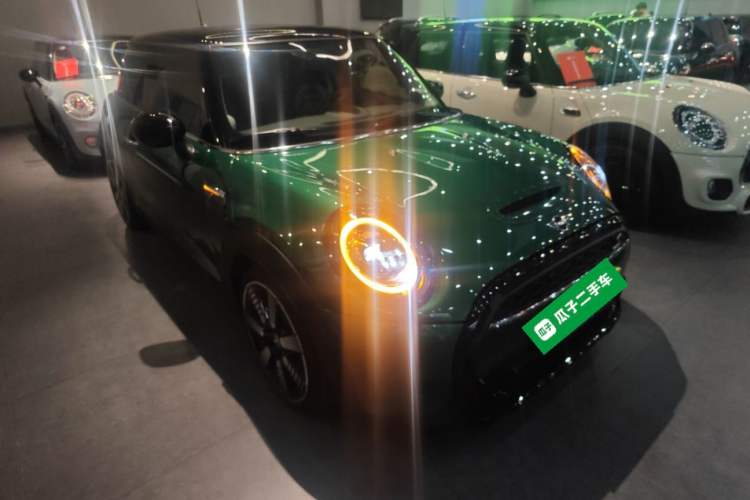 Used MINI 2022 Updated 2.0T COOPER S Artist Front Right 45 Deg