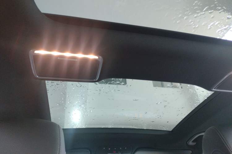 Used Mercedes-Benz GLC 2020 Facelifted GLC 260 L 4MATIC Dynamic Edition
