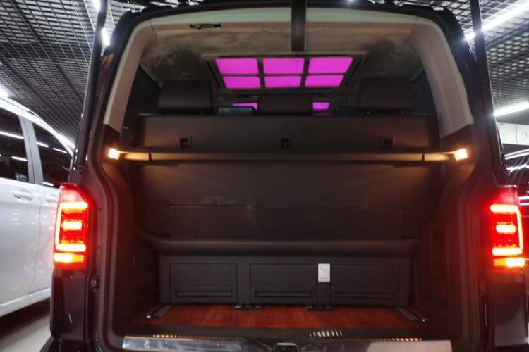 Used Volkswagen Multivan 2018 2.0 TSI Two-Wheel-Drive Luxury Edition 7 Seats