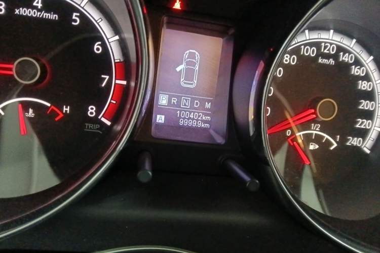 Used Venucia T70 2015 2.0L CVT Smart Choice Edition Odometer Close Up