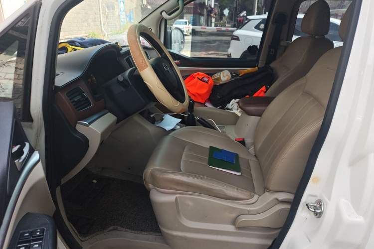 Used FORTHING Lingzhi 2018 M5L 1.6L 7-Seater Luxury Model
