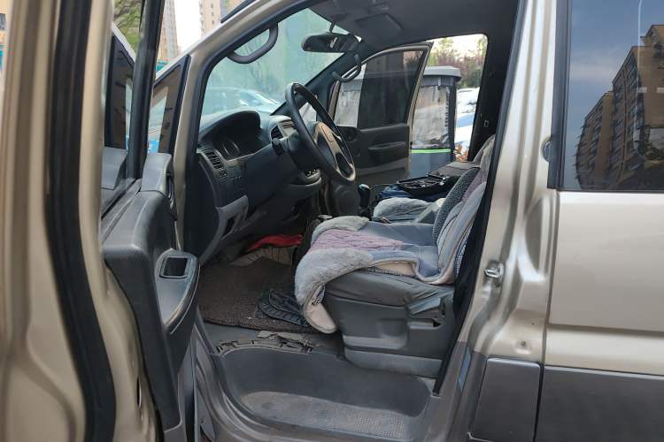 Used FORTHING Lingzhi 2014 M3 1.6L 7-Seater Comfort Model Left Front Seat