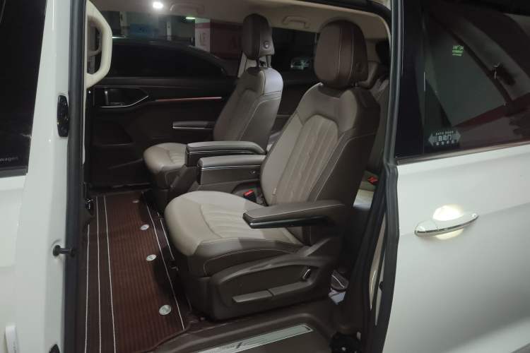 Used Volkswagen Viloran 2022 330TSI Luxury Edition
