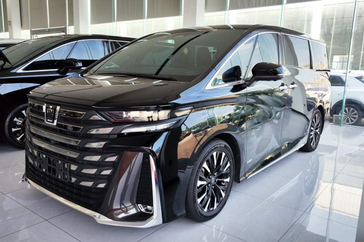 Used Toyota Vellfire 2024 Crown Dual-Engine 2.5L Ultimate Edition