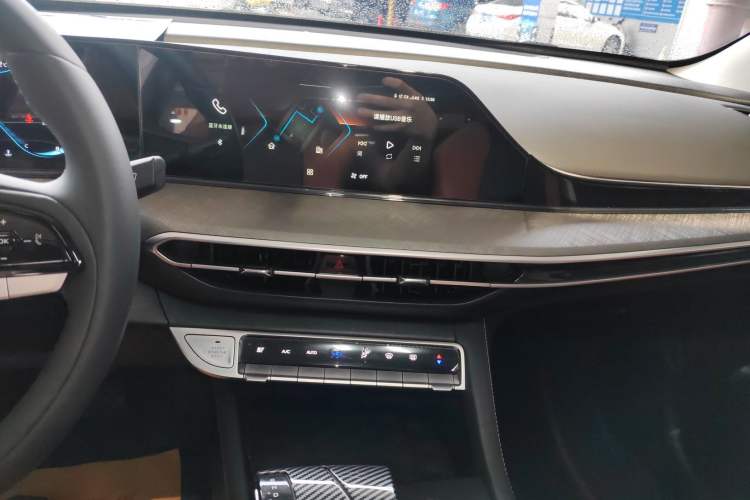 Used CHANGAN Eado 2024 PLUS Blue Whale NE 1.4T GDI DCT High-Energy Edition Audio And AC Panel