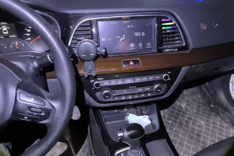 Used Kia K3 (Kai Shen) 2017 1.8L Automatic GLS Audio And AC Panel