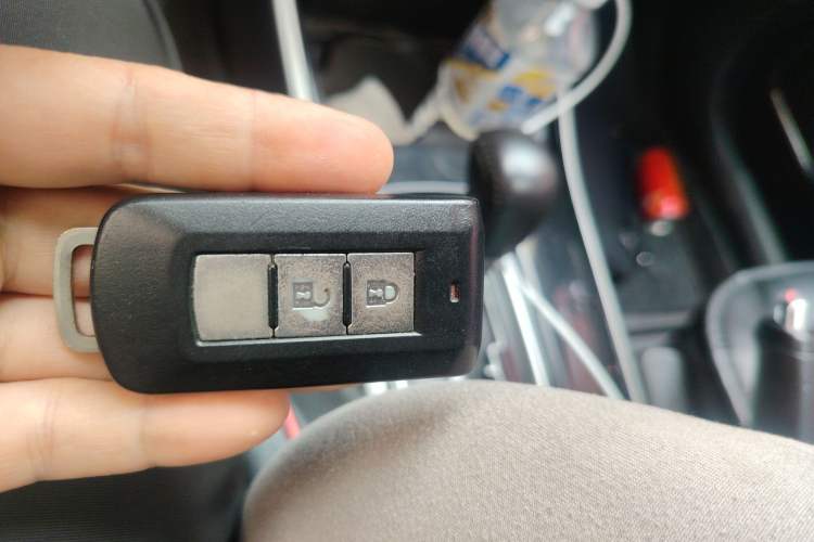 Used Mitsubishi Outlander 2018 2.0L Two-Wheel Drive Glory Edition 5 Seats Vehicle Key