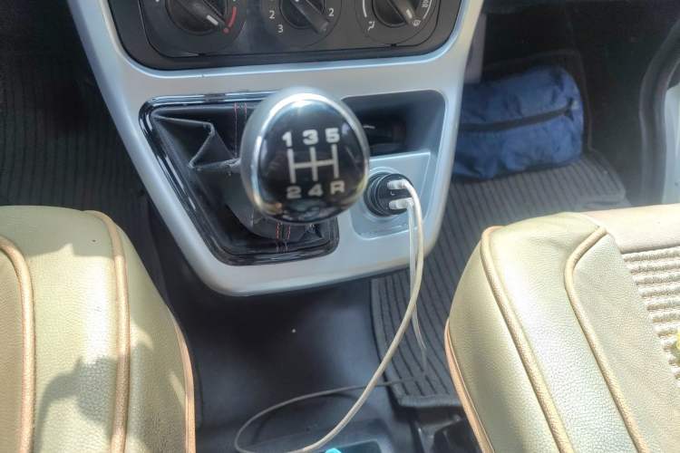 Used CHANGAN KAICHENG Ruixing M90 2018 2.0L Comfort Trim CNG Flat-Top Hatchback with 6 Seats – 4G94S