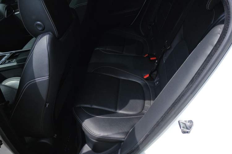 Used Jaguar XE 2018 2.0T 300 PS All-Wheel-Drive R-Sport Sport Edition Left Rear Seat