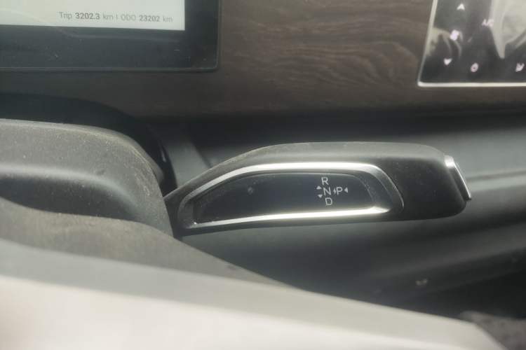 Used Ruichi EC75 2025 Model Passenger Vehicle Smart Driving Ultra-Charging Edition, Pioneer Type I, 52.16 kWh