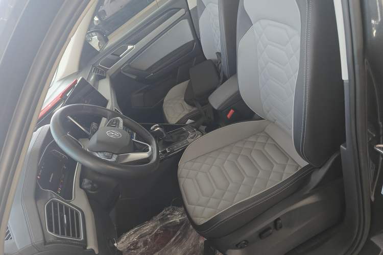 Used Volkswagen Tayron 2023 330TSI Two-Wheel-Drive Luxury Plus Advanced Version Left Front Seat