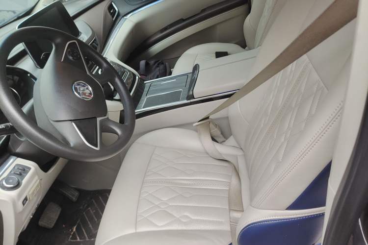 Used Buick GL8 2021 Land Cruiser Executive Class 652T Comfort Model
