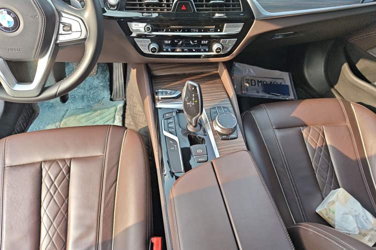 Used BMW 5 Series 2018 Facelifted 530Li Luxury Edition Premium Package
