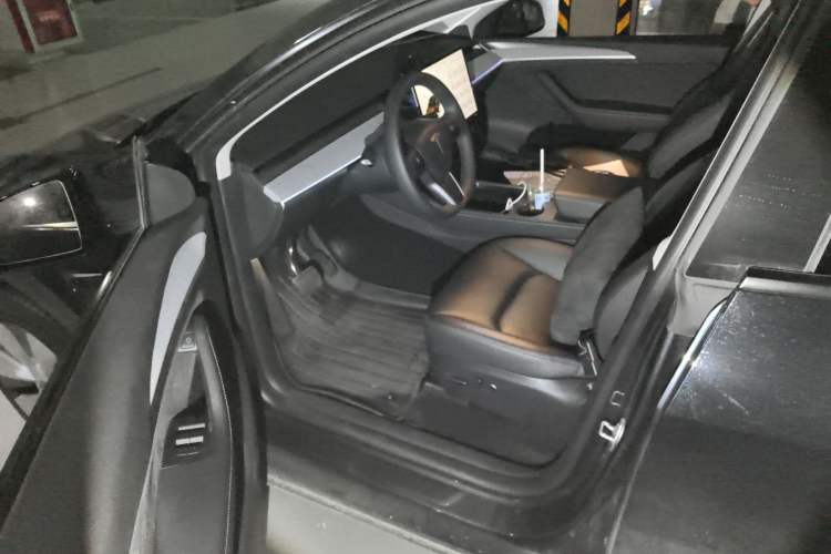 Used Tesla Model Y 2024 Rear-Wheel-Drive Version