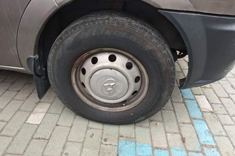 Used SAIC MAXUS Xintu V80 2017 2.5T AMT Aoyuntong National V Long Wheelbase Mid-Roof Design 6–10 Seats