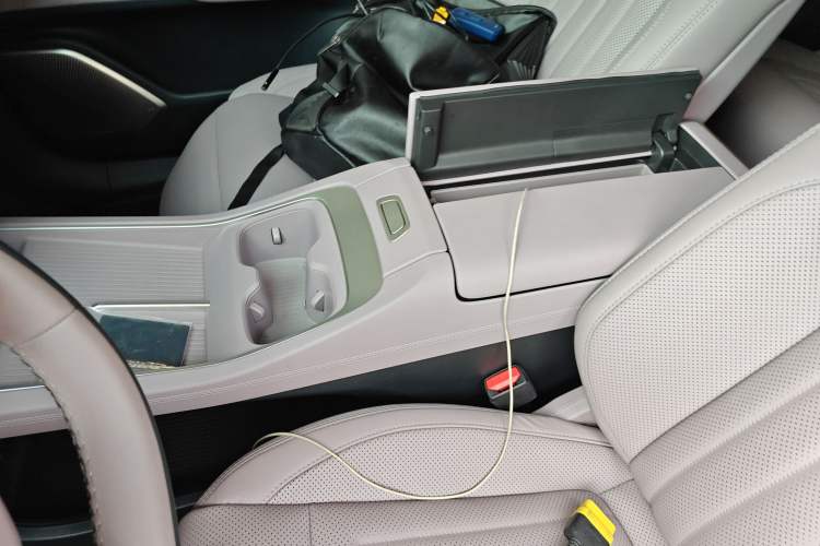 Used ONVO L60 2024 60 kWh Rear-Drive Version