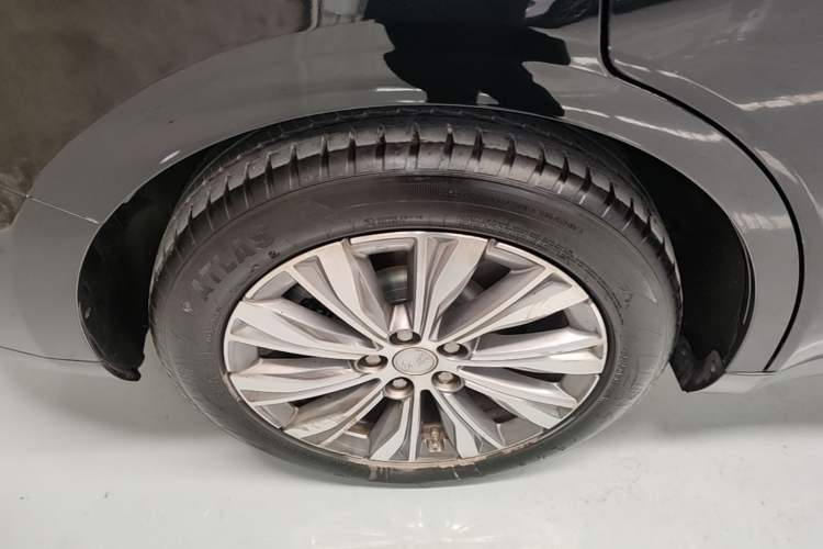 Used Hongqi E-QM5 2022 431 km Charge & Enjoy Edition

