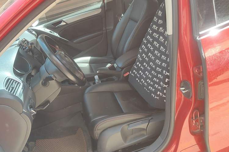 Used Volkswagen Golf 2011 1.6L Automatic Fashion Edition