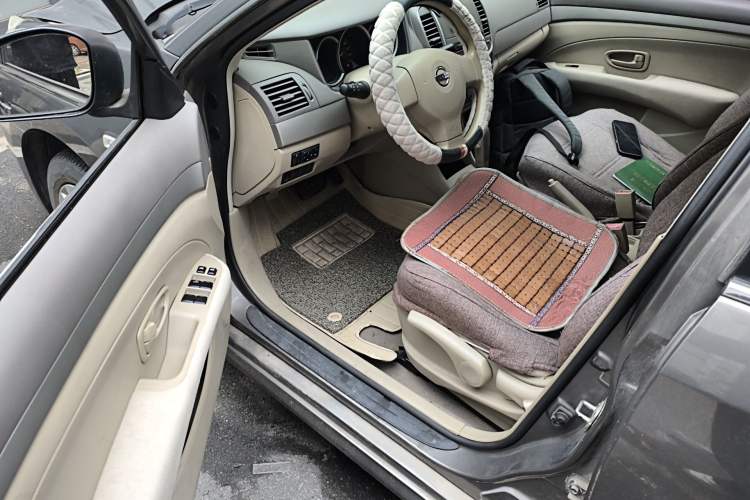 Used Nissan Sylphy 2016 Classic 1.6XE Automatic Comfort Edition Driver Seat