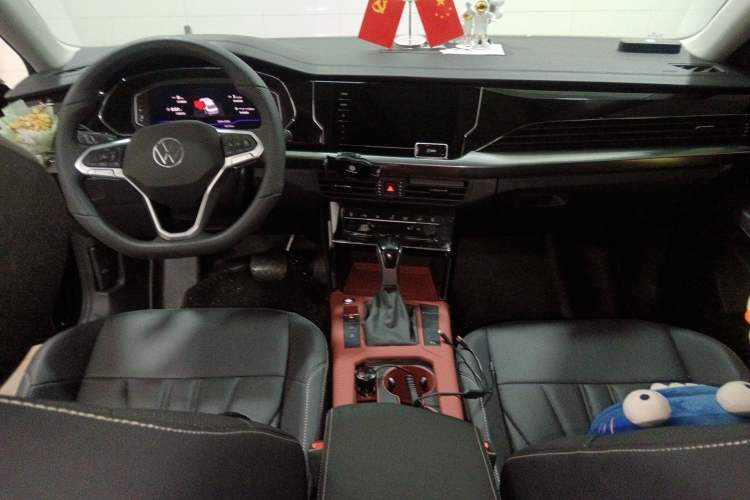 Used Volkswagen Passat 2025 Premium Version 380TSI Dragon Edition
